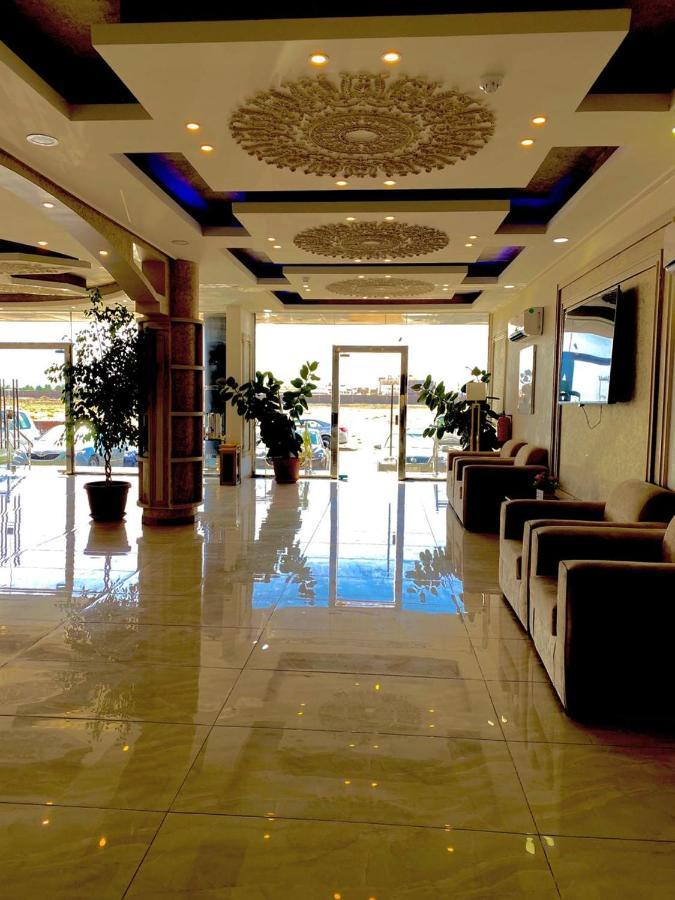 Moon Gate 2 Hotel ยันบู ภายนอก รูปภาพ